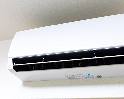 お掃除機能付きエアコンの本体